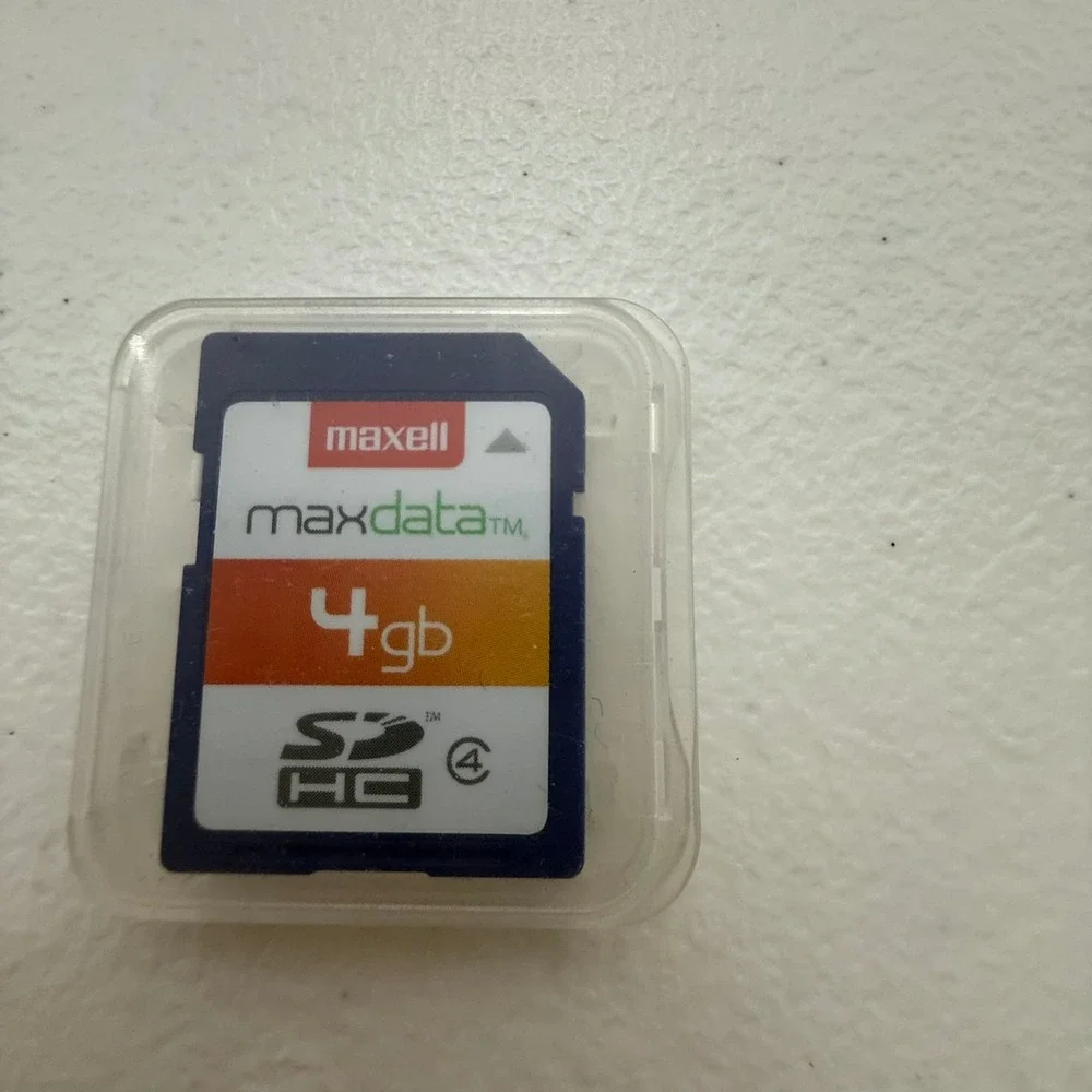 Maxell MaxData 4GB SDHC‎ Memory Card Class 4 Blue Orange with Case